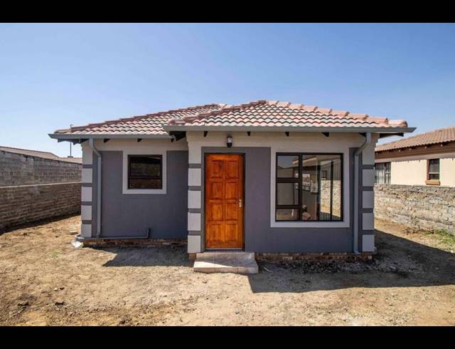 2 BEDROOM HOUSE FOR SALE IN SELCOURT
